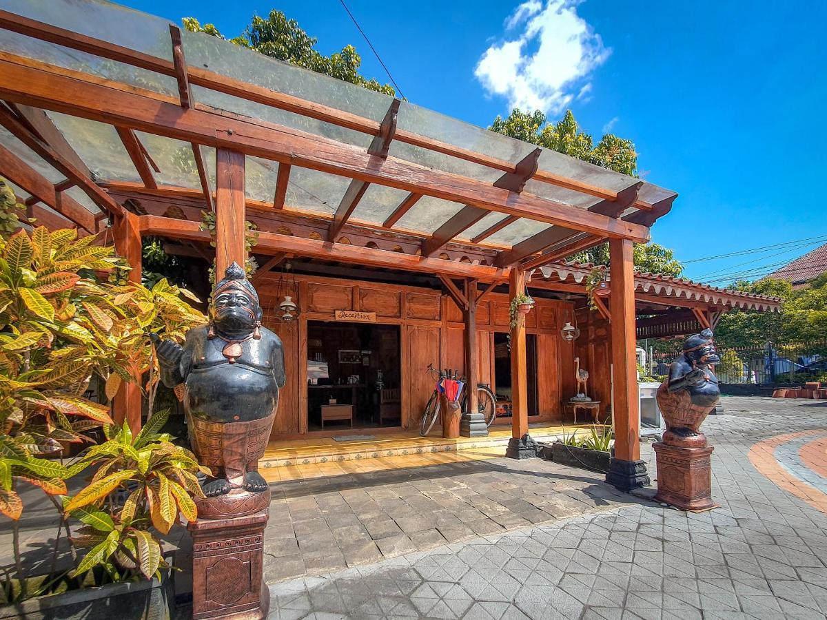 Dem Ayem Heritage Guest House Yogyakarta Exterior foto