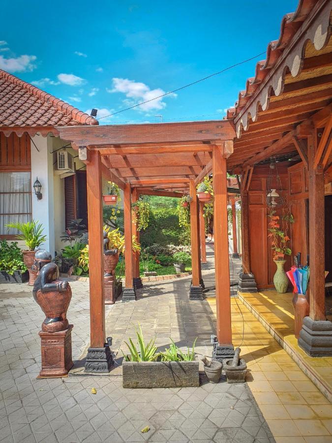Dem Ayem Heritage Guest House Yogyakarta Exterior foto