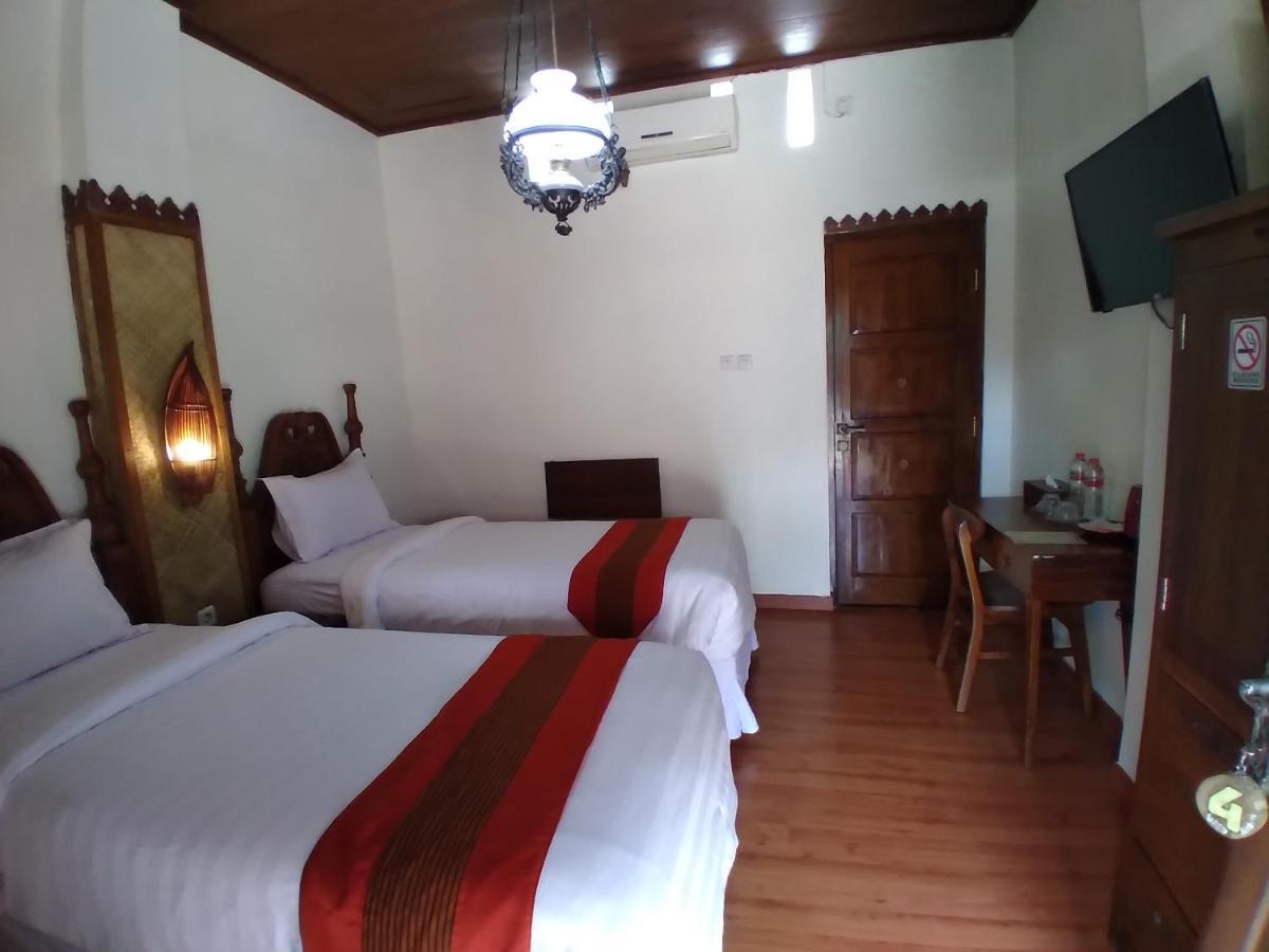 Dem Ayem Heritage Guest House Yogyakarta Exterior foto